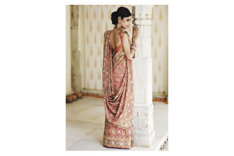 Stand Out Wearing Saree in Style !